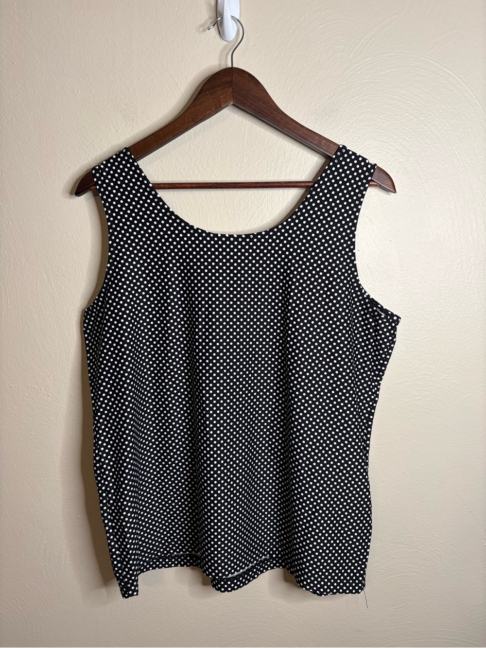Chico’s Size 3 Black White Polka Dot Tank Top Stretch Sleeveless Shell Layering - Picture 5 of 11
